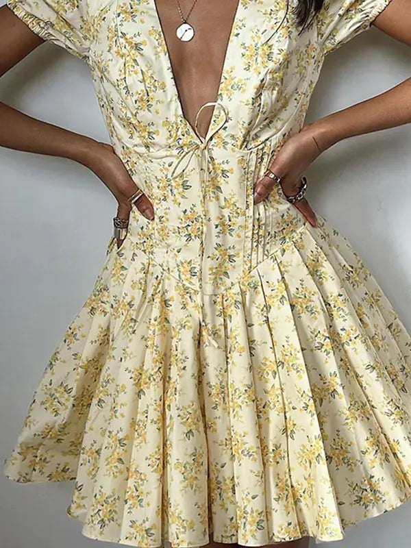 Vintage Floral Mini Dress with Puff Sleeves